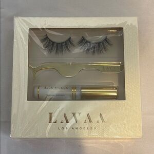 Lavaa Los Angeles Eyelash Set with Gold Accents